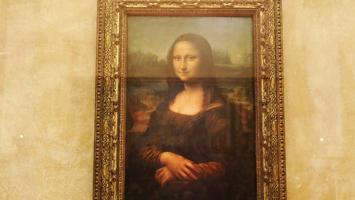 PARIS - AUGUST 24:  The famous Leonardo Da Vinci painting 
