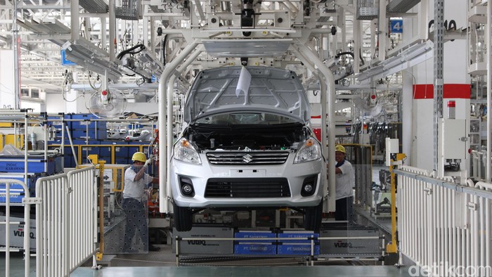 Sebagai bentuk komitmen Suzuki dalam investasinya di Indonesia serta memenuhi kebutuhan otomotif di pasar nasional maupun ekspor, PT. Suzuki Indomobil Motor (SIM) meresmikan pabrik baru nya dengan fasilitas perakitan mobil, produksi mesin dan transmisi mobil di Kawasan Industri Greendland International Industrial Center (GIIC) Blok AC No.1 Kota Deltamas, Cikarang Pusat  Bekasi, Jawa Barat dengan total investasi sebesar US$ 1 Milliar.