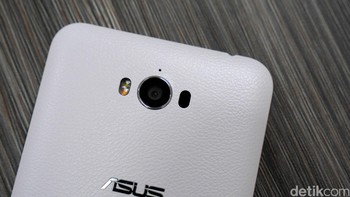 Selain itu, layarnya yang punya bentang 5,5 inch juga cuma mentok di resolusi HD (1.280 x 720 pixel). Foto: detikINET - Anggoro Suryo Jati