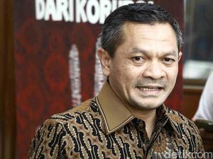 PKS Doakan Penempel Ganti Presiden di Air Zamzam Dapat Hidayah