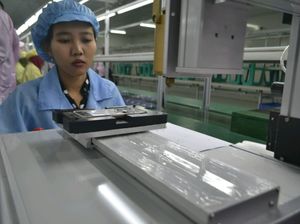 Melihat Smartphone Advan Dibanting dan Dibakar