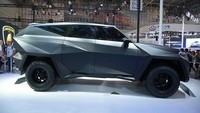 Kalman dibangun di atas basis pikap Ford F-Series. Tapi, SUV ini menggunakan mesin bensin Triton V10 6.800cc bertenaga 362 daya kuda.