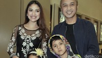 Giring bersama istri dan anak saat ditemui di XXI Gandaria City, Gandaria, Jaksel. Pool/Noel/detikFoto.