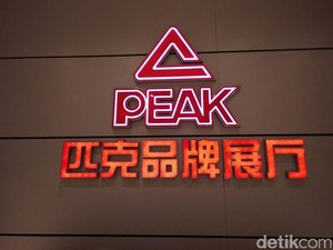 Menengok Perusahaan Pembuat Sepatu Peak di China
