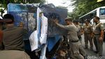 Warung di Atas Saluran Air Dibongkar