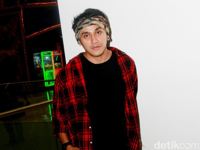 Rayakan Tahun Baru, Vicky Nitinegoro Pilih Nge-DJ di Kelab