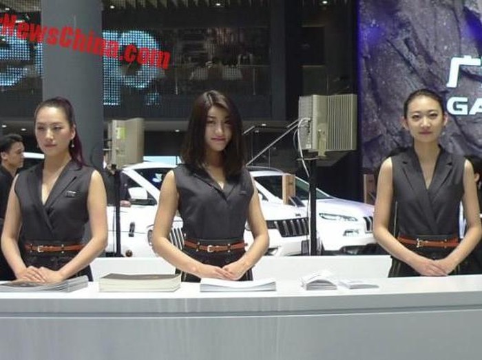 Beijing Motor Show 2016 Tanpa Gadis Seksi, yang Ada Hanya Gadis Brosur