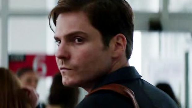 Daniel Bruhl/Baron Zemo dalam film Captain America Civil War