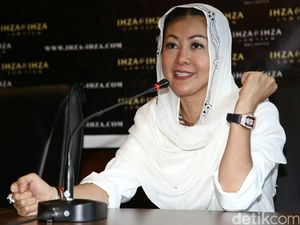 Perempuan Misterius Bagi-bagi Uang di Tanah Abang Ternyata Wanita Emas
