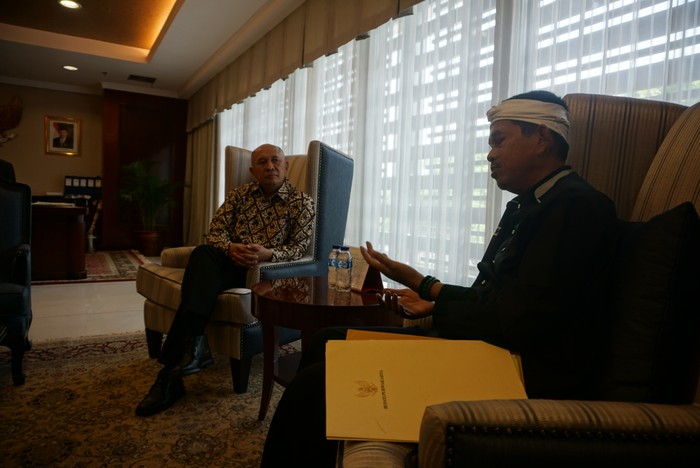 Temui Teten Masduki, Bupati Dedi Undang Jokowi Resmikan Jalan dan Air Mancur