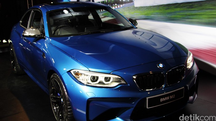 Ini Beda BMW M235i Coupe dengan BMW M2 Coupe