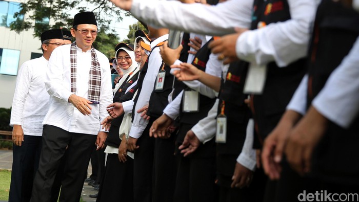 Ahok Sambut Ribuan Tenaga Sensus Ekonomi DKI yang Siap Kerja Door to Door
