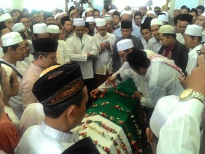 KH Ali Mustafa Yaqub dan Kritik Haji Pengabdi Setan