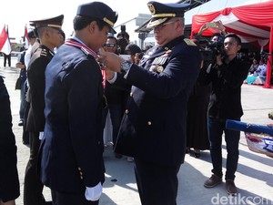 Cerita Ortu soal Restiana, Lulusan Terbaik Sekolah Pilot asal Papua Barat