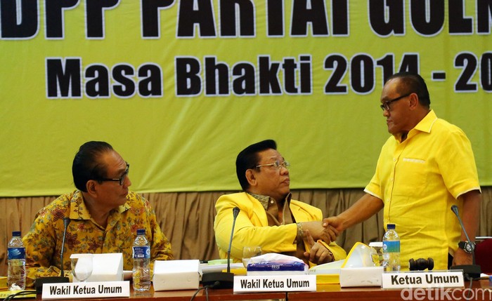 Ical Digunting Agung Laksono dkk