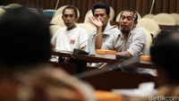 Mereka melaporkan bahwa masih berlangsung aktifitas pengerukan pasir laut di Serang, Banten meskipun pemerintah pusat telah memberi instruksi penghentian seluruh aktivitas pengerukan pasir laut untuk membangunan reklamasi.