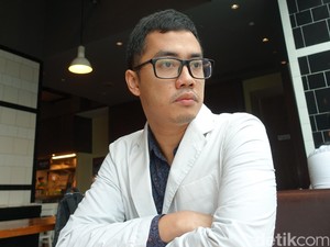 Mamet Balas Rocky Gerung soal Tweet Film Tokoh