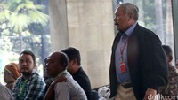 Ferrial Sofyan tiba di gedung KPK.