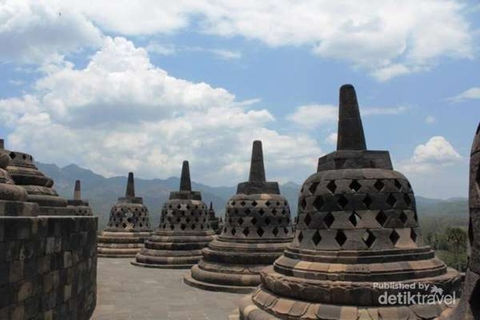 Puluhan Siswa Kesurupan Setelah Geser Batu Candi Borobudur Puluhan Siswa Kesurupan Setelah Geser Batu Candi Borobudur