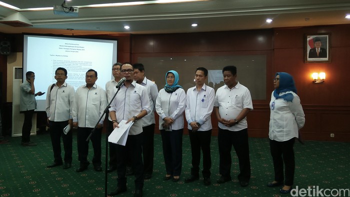 Menaker Tegaskan 5 WN China yang Ditangkap TNI AU Ilegal