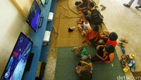 Para orangtua rupanya harus memperhatikan permainan di layar elektronik seperti game online atau Playstation yang dimainkan anak-anaknya karena bisa berdampak negatif dan buruk bagi anak.