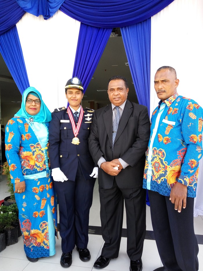 Harapan Pemprov ke Restiana dan 10 Lulusan Sekolah Pilot asal Papua Barat