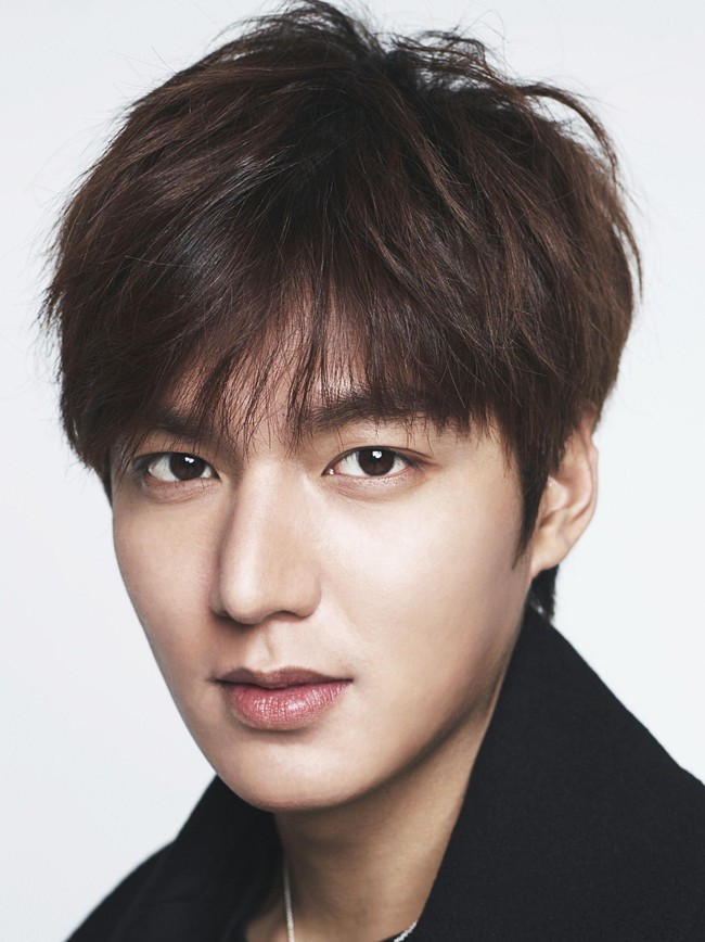 Saat kelas 5 SD, Lee Min Ho mengalami cedera serius. Ia pun jadi tidak bisa bermain bola lagi.  Foto: Starhaus Entertainment.