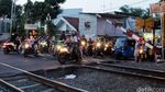 Kemacetan di Perlintasan KA Kramat Sentiong