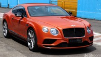 Bentley Continental GT V8 S diperkenalkan di Sirkuit Internasional Sentul, Bogor, Jawa Barat, Jumat (29/4/2016).