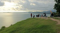 Traveler yang berkunjung ke Bukit Langkisau pun tidak dipungut biaya sama, kecuali untuk uang parkir kendaraan. Namun jika ingin memberikan uang kebersihan tentu diperbolehkan (Randy/detikTravel)