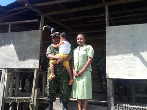 Cerita Anggota Babinsa Sertu Yuarso dan Istrinya Mengajar di Mamugu, Papua