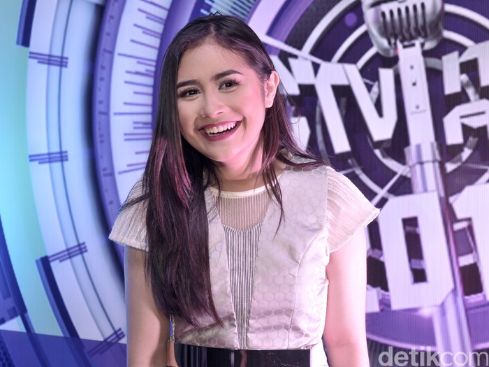 Prilly Latuconsina Senang Bisa Tampil Bareng Aliando Lagi