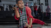 Pak Epi juga juga biasa tampil di berbagai acara, seperti acara kebudayan yang mengangkat budaya Betawi atau acara pernikahan yang mengambil unsur adat Betawi.