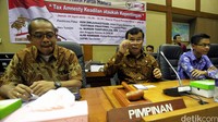 Sementara Fraksi Hanura mendukung disahkannya Rancangan Undang-Undang (RUU) pengampunan pajak atau Tax Amnesty.