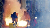 Demo yang berakhir bentrok ini terjadi di sejumlah kota seperti Paris, Nantes, Lyon, Marseille, dan Toulouse. Charles Platiau/Reuters/detikFoto.