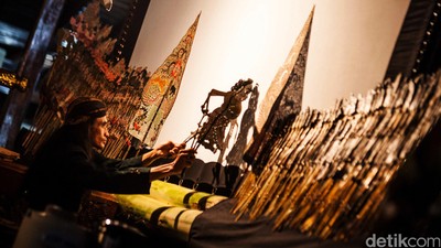 Wayang Semalam Suntuk di TMII