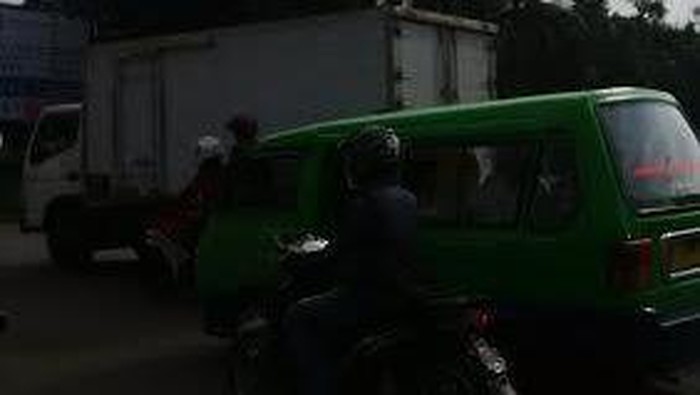 Angkot di Kota Bogor Masih Mogok, Penumpang Tak Khawatir