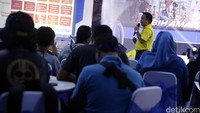 Sales Director PT Michelin Indonesia Bayu Surya PS memberikan penjelasan soal keunggulan ban City Grip Pro.