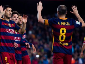 Enrique Optimistis Barca Akan Juarai Liga dan Copa del Rey