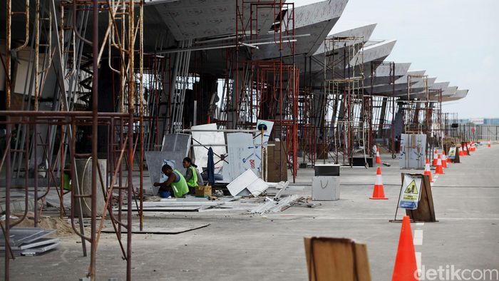 Pembangunan Terminal 3 Ultimate Soekarno-Hatta Pembangunan Terminal 3 Ultimate Soekarno-Hatta terus dikebut, Sabtu (30/4/2016). Saat ini pembangunan terminal itu sudah mencapai 98 persen.