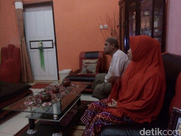 Keluarga Bersyukur Rinaldi dan Wawan Saputra Dibebaskan Abu Sayyaf