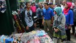 Sandiaga Uno Blusukan di Pasar Kebon Pala