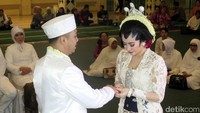 Feli merasa, Ari adalah sosok yang sabar, dewasa, dan bisa memberikan contoh yang baik untuk dirinya.