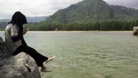 Secara lokasi, Pantai Teluk Jantang berada di sisi Selatan Pasi Pante Blang Raya yang sudah lebih dulu populer. Tapi soal keindahan, Teluk Jantang tidak kalah (Agus Setyadi/detikTravel)