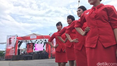 Pramugari Cantik dan Si Elang Putih dari Makassar