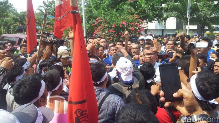May Day di Medan Berlangsung Ricuh, 25 Orang Ditangkap Polisi