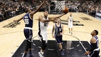 Spurs mengalahkan Thunder dengan skor 124-92 pada pertandingan di AT&T Center, San Antonio, Sabtu (30/4/2016) malam waktu setempat.