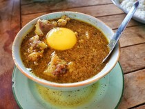 Mantap! 5 Pallubasa Legendaris di Jakarta yang Punya Rasa Otentik