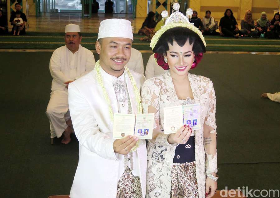 Ratu Felisha dan Ari Pujianto Resmi Menikah