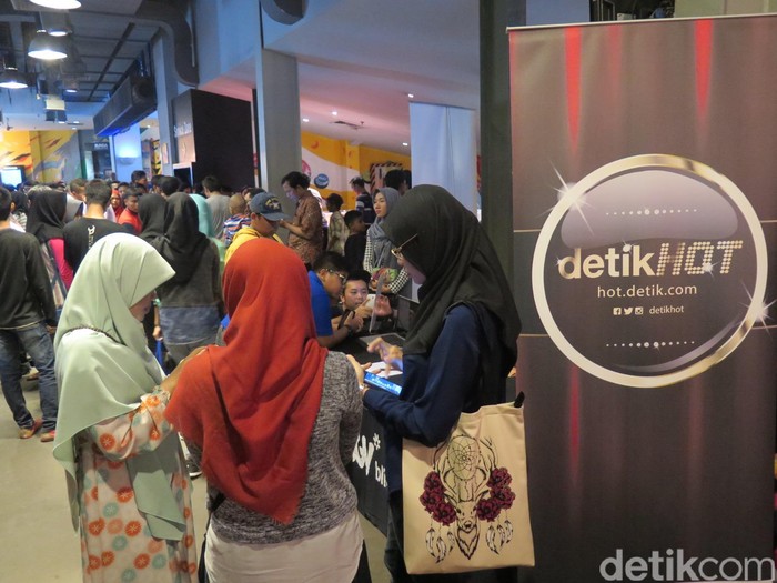 Dari Tangsel ke Bekasi Demi #NobarHotMovie